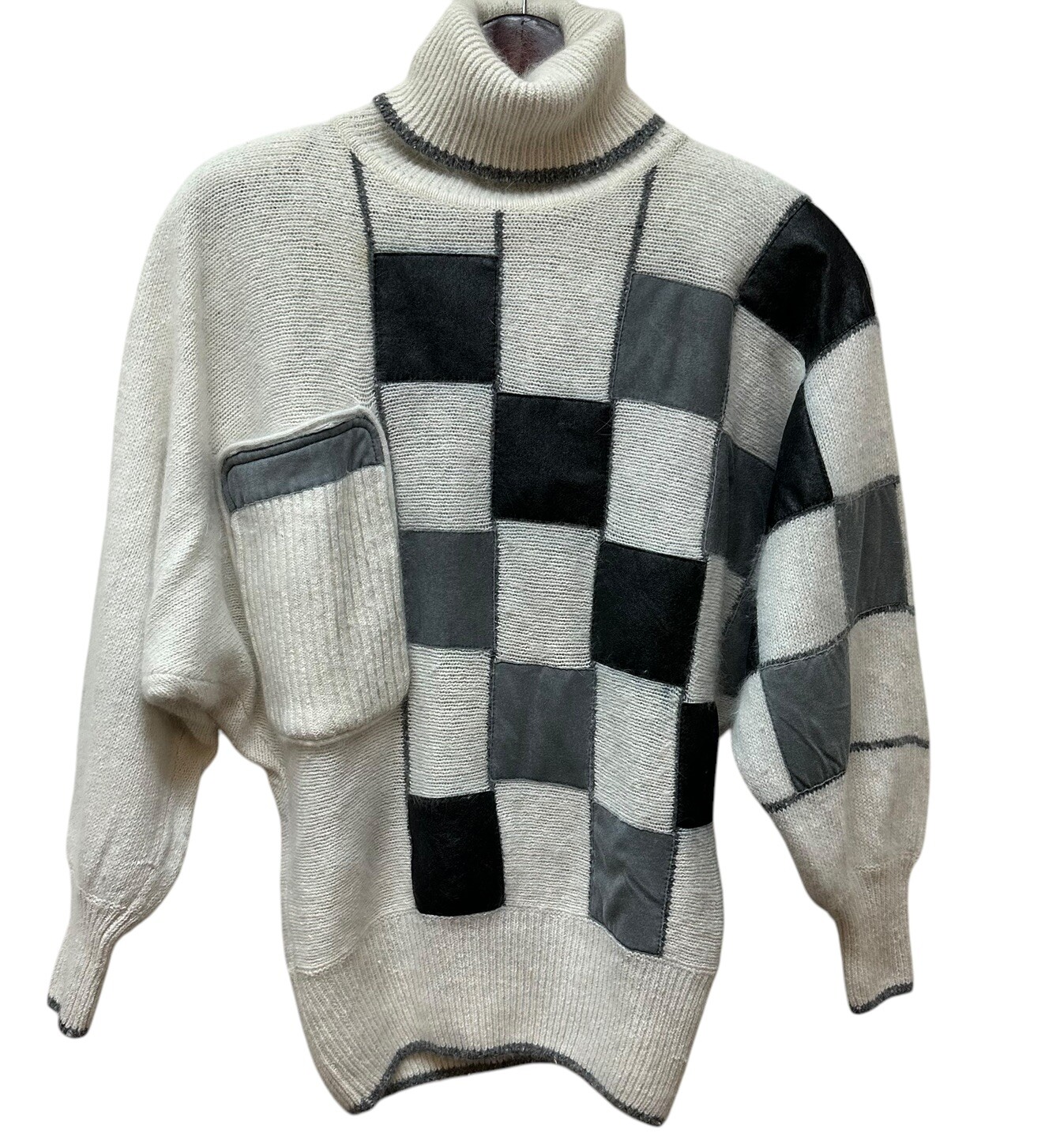 Vintage IB Diffusion Silk Angora Wool Blend Fuzzy Big Shoulder Sweater Size M
