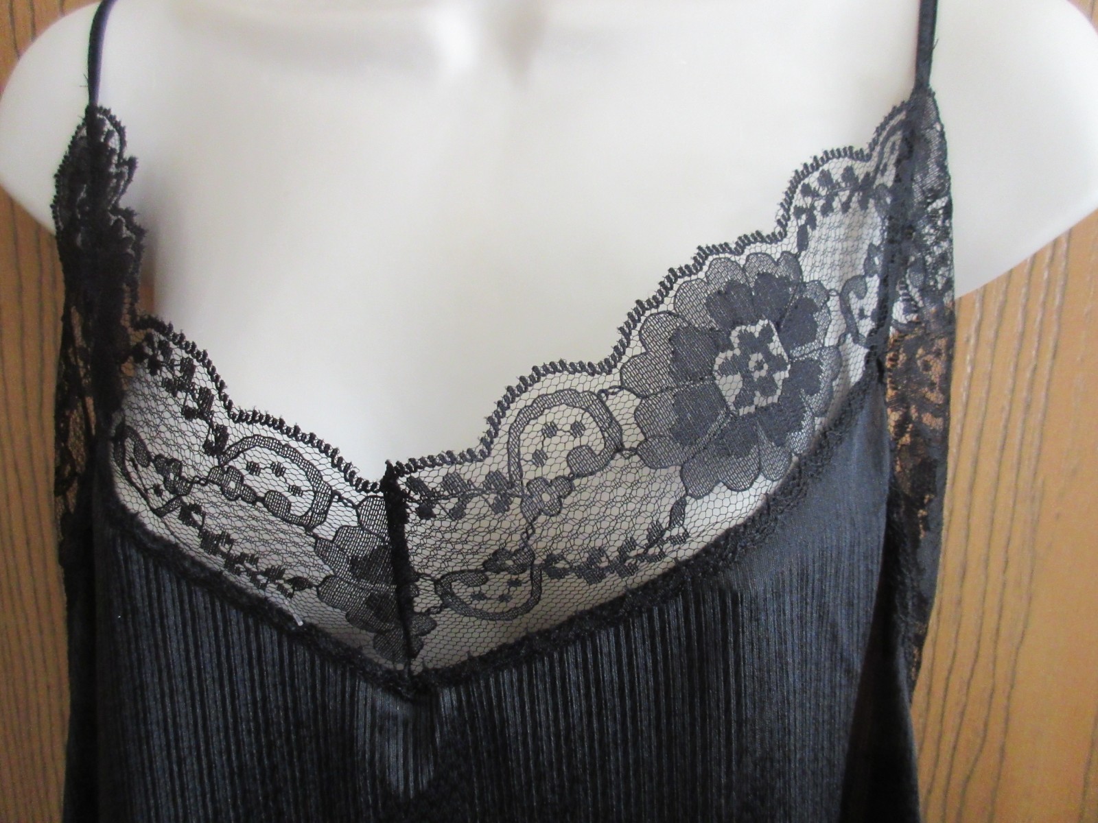 UB BLACK MEGA LACE nylon short open sides night gown sz 20/24 USA