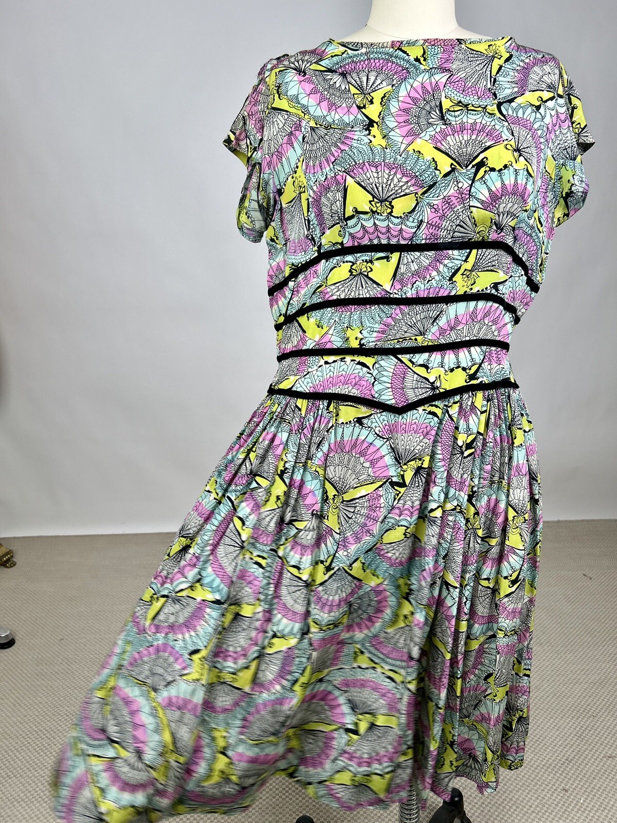 Vintage 1940s Silk Novelty Fan Print Dress Blue Pink Green Black Velvet Ribbons