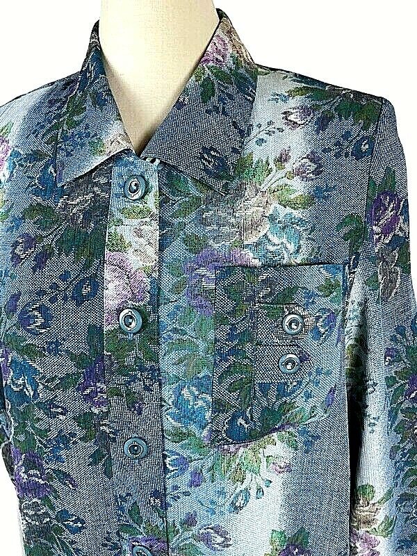 Woman’s Vgt. Misho blouse button front long sleeve floral shirt blue size M
