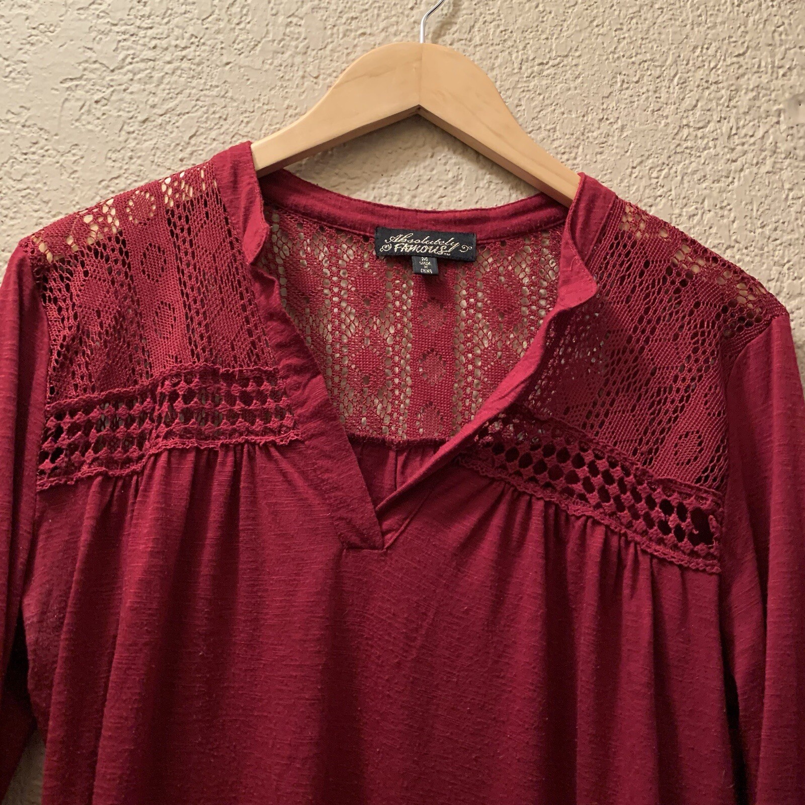 Absolutely Famous Burgandy Blouse Button Adjustable Sleeves Lace Detail Size M