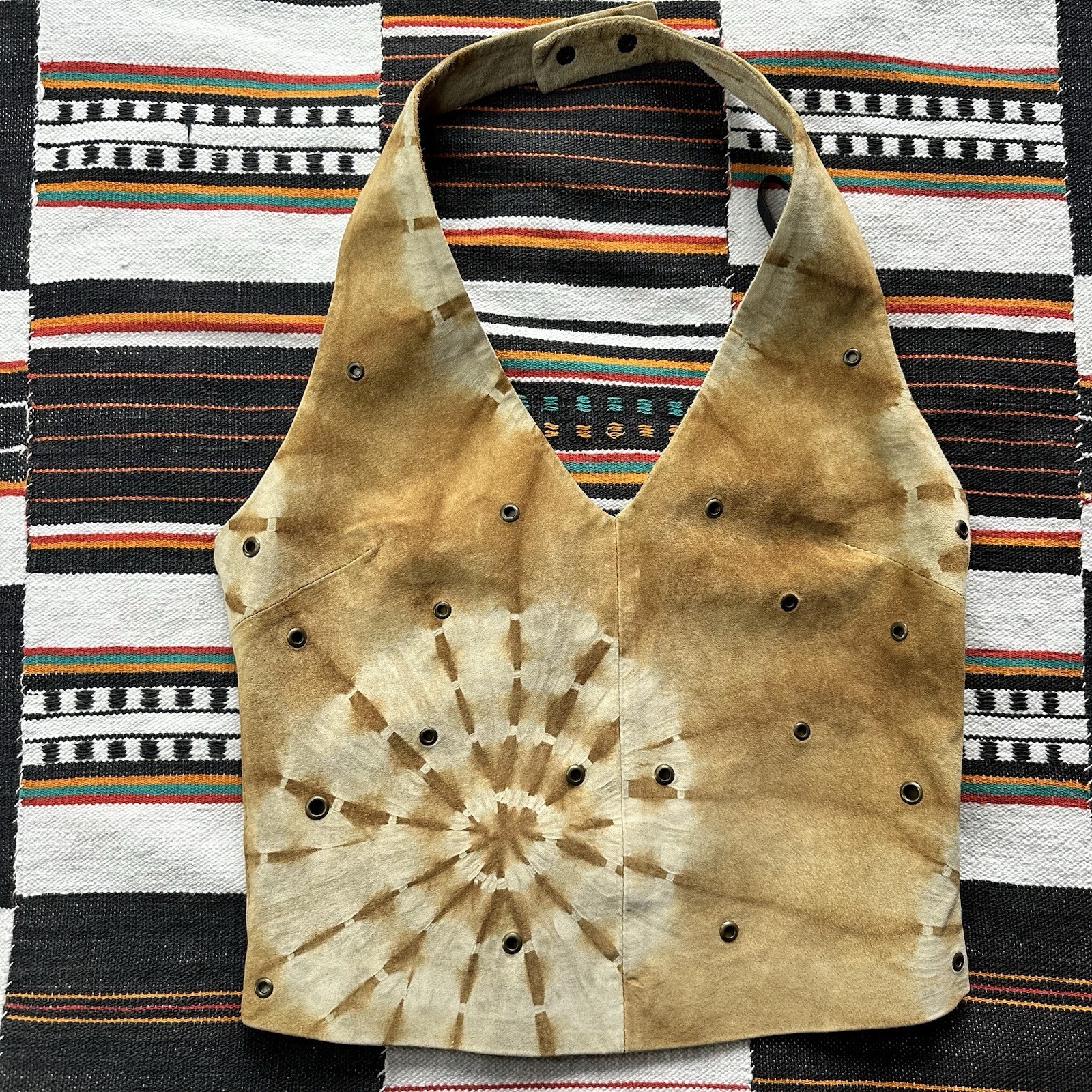 Vintage 90’s dELiA*s Suede Sunburst Tie Dye Halter Cropped Top. Grommets. XS.