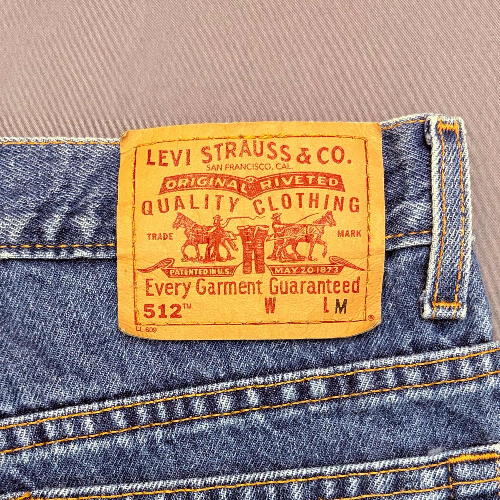 Vintage Levi’s 512 Women’s Slim Fit Size 10 Tapered Leg Medium Wash Blue Jeans