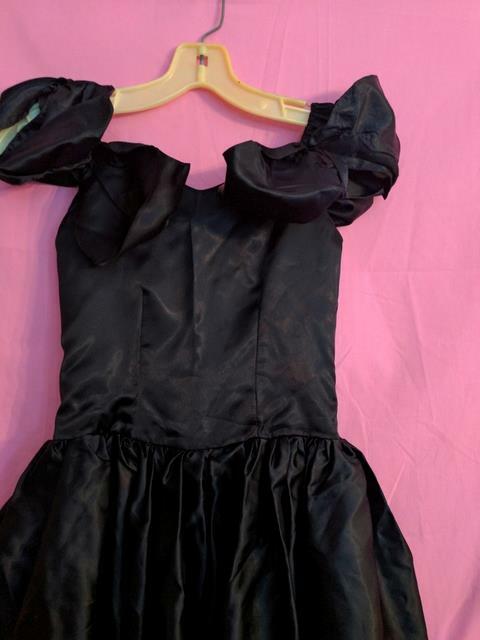 1980’S VTG. BLACK & WHITE LACE EMPIRE PRETEEN LONG DRESS-PAGEANT, PROM-26″BUST