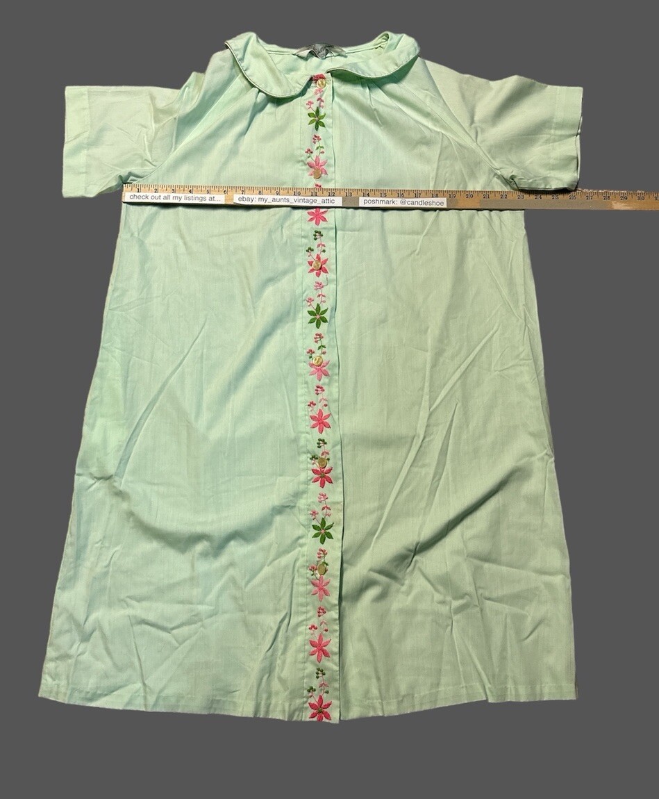 Vintage Lisanne Distinctive Pastel Green Loungewear Womens House Dress Robe
