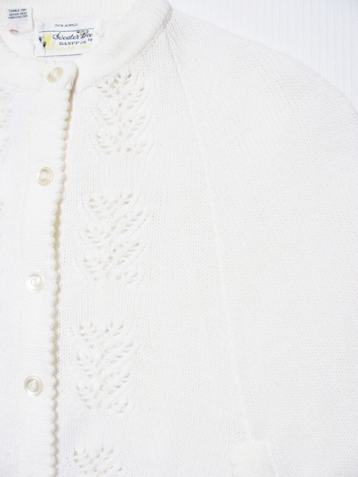 vintage WHITE FRINGE SWEATER BEE CAPE 60s Cardigan Button Shawl Wrap Poncho M/L