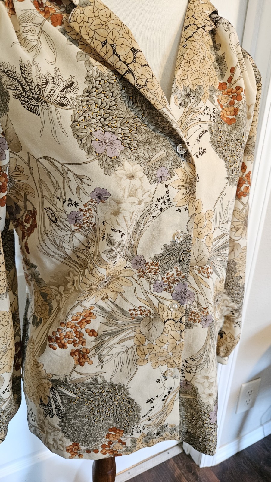 Vintage Lady Arrow Beige Orange Botanical Floral Long Sleeve Blouse Size Medium