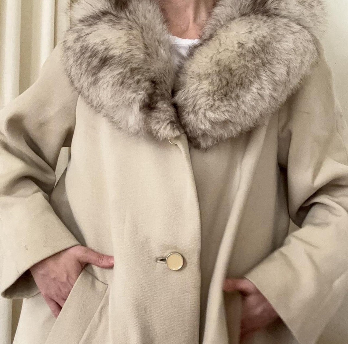 Vintage Fox Fur Collar Beige Wool Coat Women’s 1950s 1960s Ike Sacks Cream
