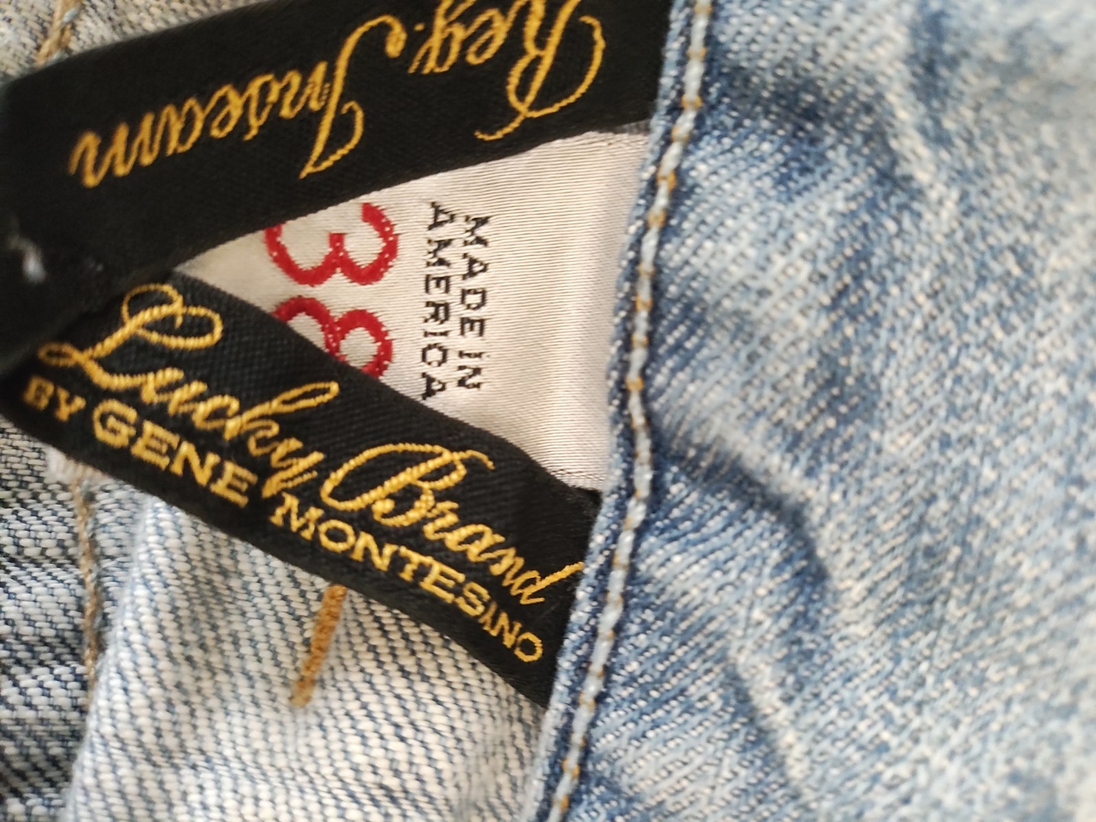 Lucky Brand By Gene Montesano Reg Inseam Light Distressed Denim With Logo Lined