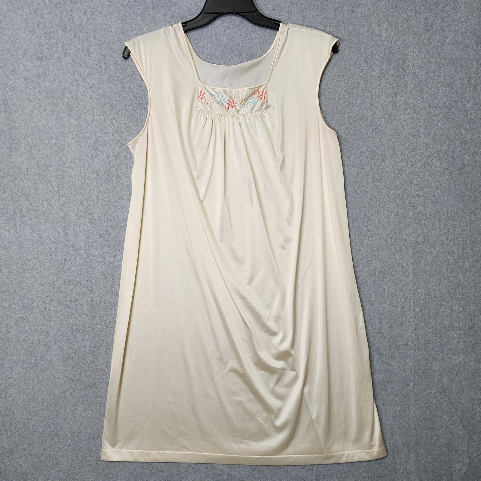 JCPenney Robe Nightgown Set Medium Ivory Vintage Embroidered Sleepwear 2 pc