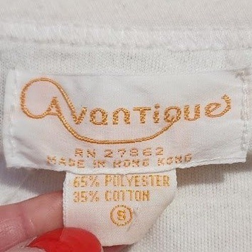 AVANTIQUE VINTAGE 80’s strawberry embroidered fruit graphic baby tee white S