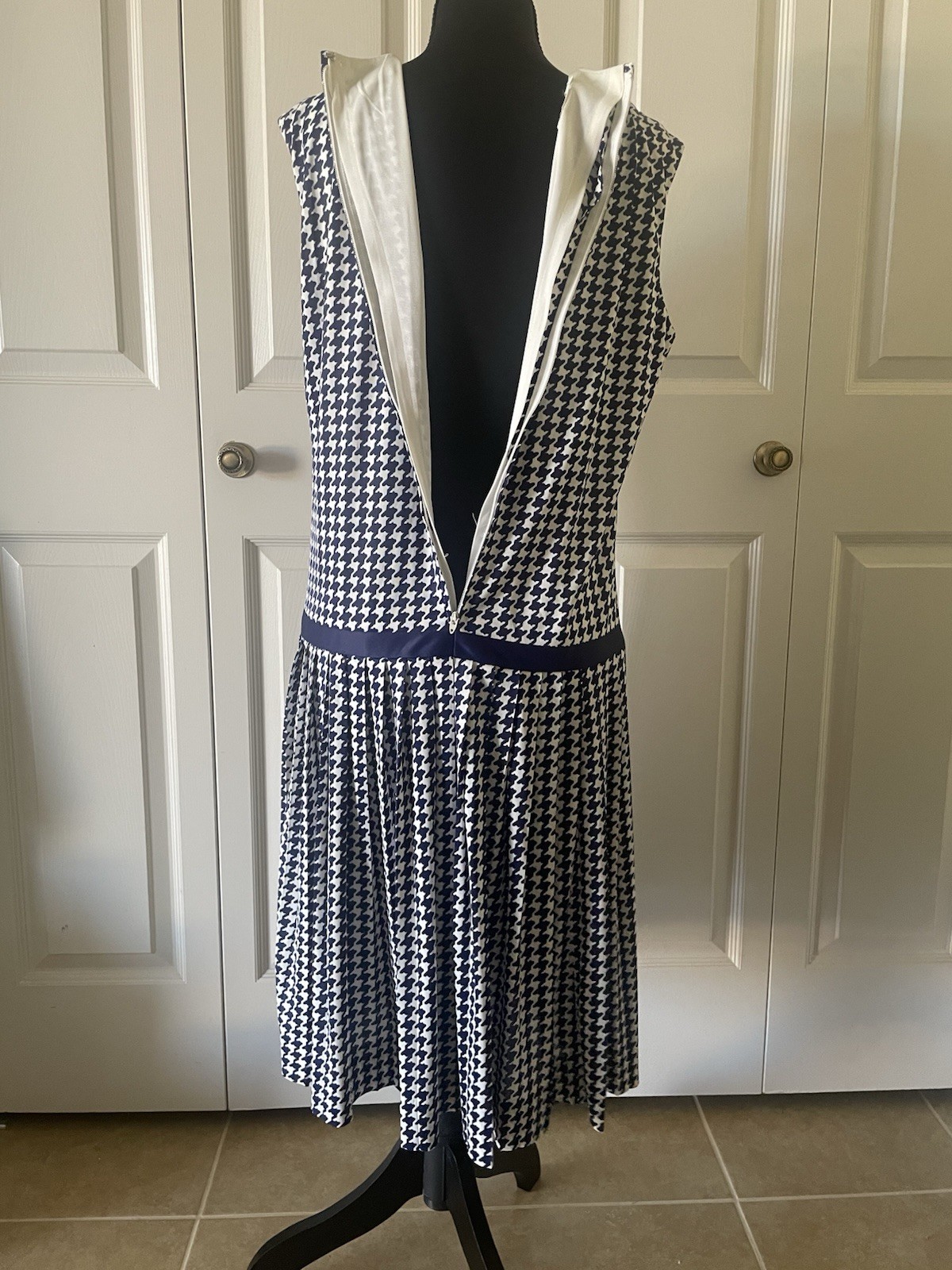 Serbin | 1960s Herringbone Print Day Dress. Designer Muriel Ryan. Drop Waist.