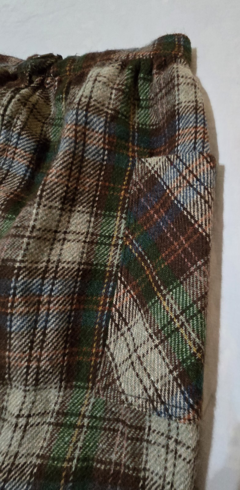 Vtg 80s Plaid Midi, Drk Academia, Pleated With Deep Pockets, Modern Sz 26″ Waist
