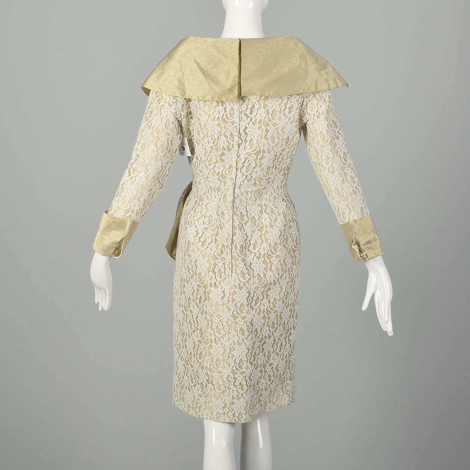 Small 1990s Pilar Rossi White Lace Dress Metallic Gold Lamé Portrait Collar VTG