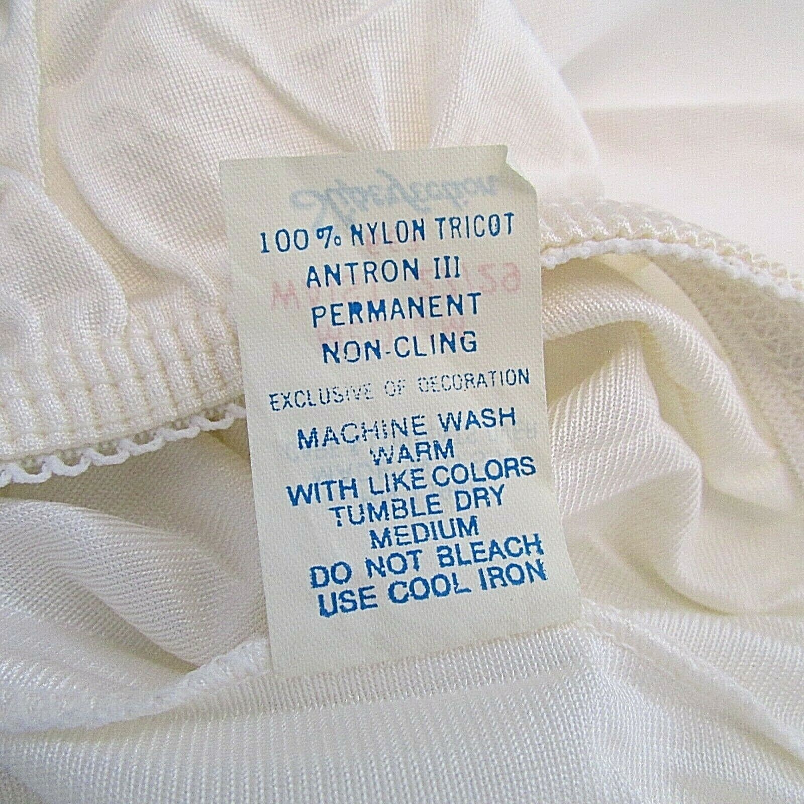 Sliperfection 663 Nylon Tricot Non-Cling Half Slip Petticoat M 27/29 Waist USA