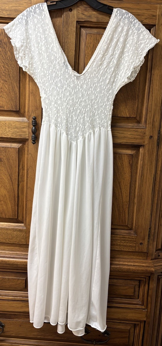Vintage Intimate Moments White Lace Bodice & Nylon Nightgown Lingerie Medium