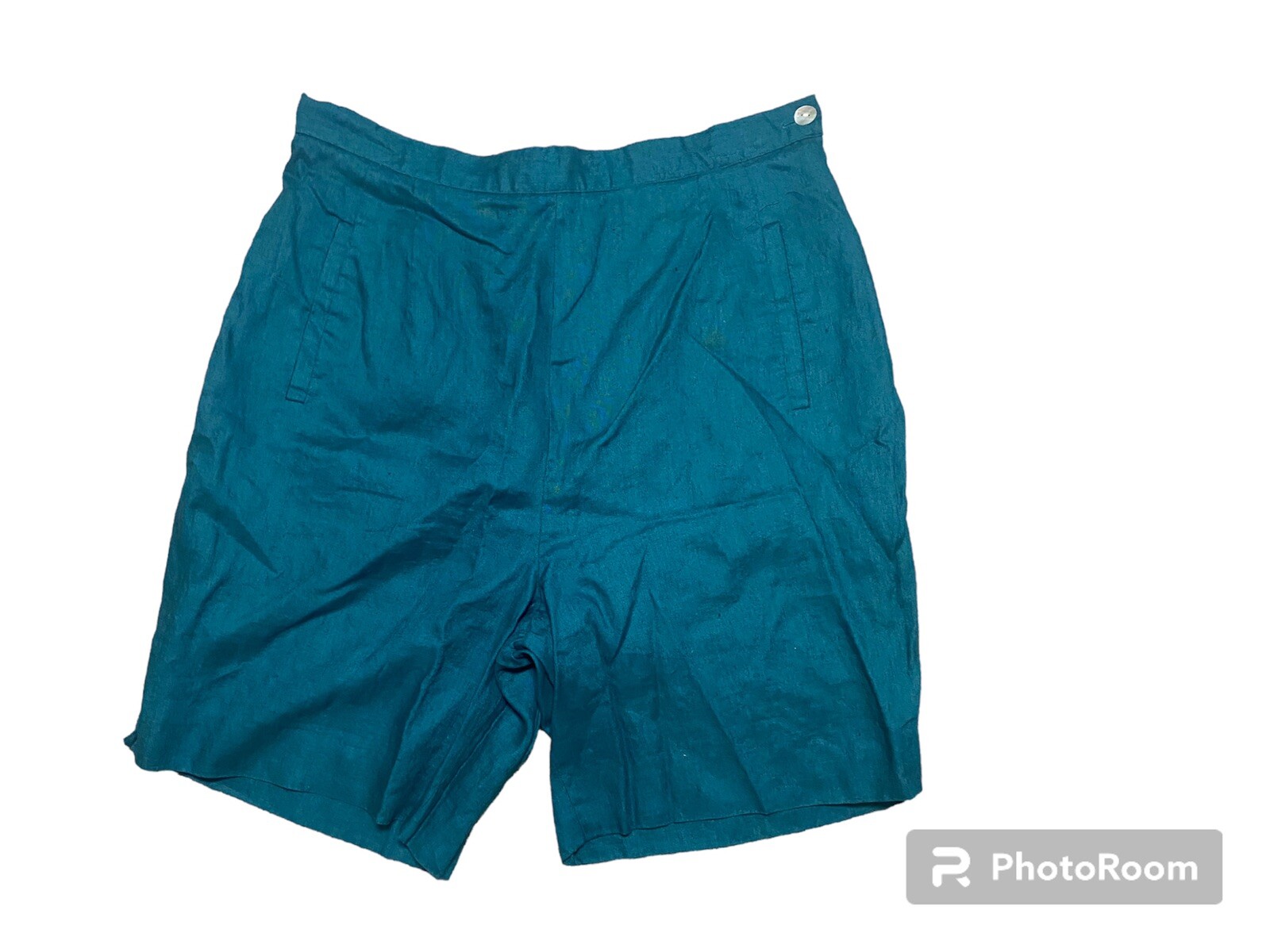 Vintage 80s Knee Length Shorts With Size Zipper And She’ll Button. Size 14.