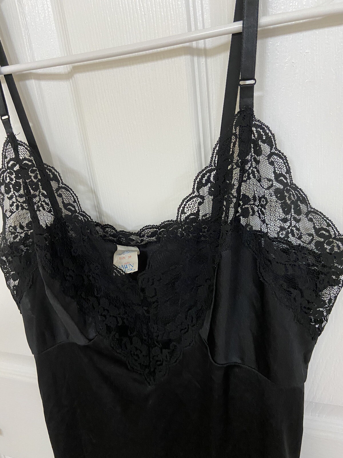 DAWN to DUSK BLACK SIZE 34 FULL SLIP STYLE 1875 Lacey Sexy Vintage