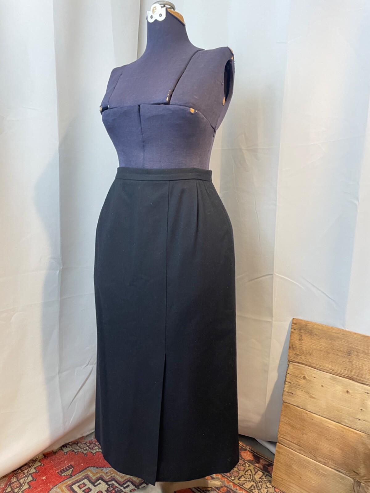 Pendleton Black Wool Pencil Skirt With Slit 1980s Vintage Pinup Wiggle 12 M