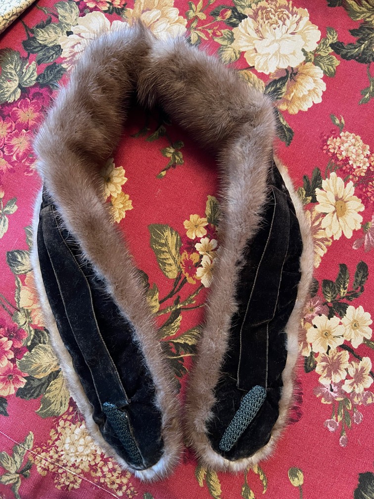 Vintage Stylish 1940s Genuine Sheared Lamb Mouton Coat with Separate Mink Collar