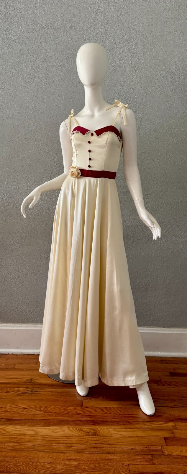 Vintage 40s Satin Ivory Full Sweep Formal Wedding Gown Dress XXS