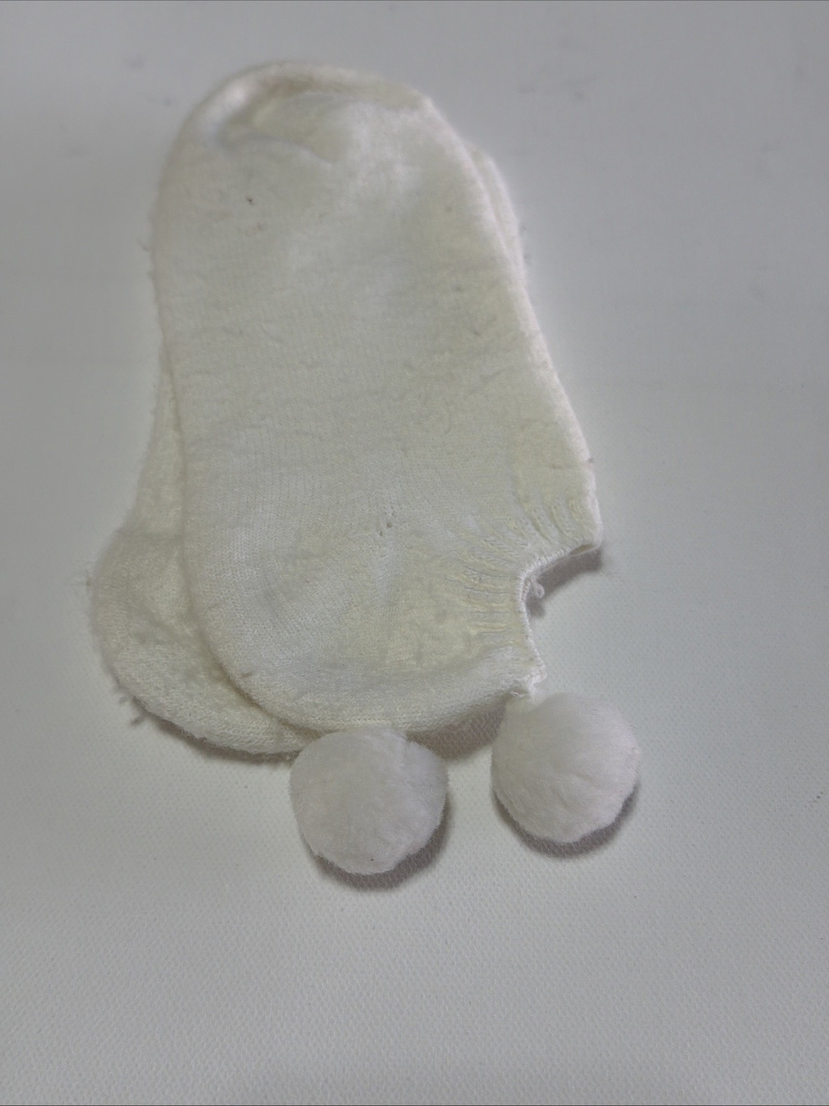 VTG Socks Women’s White Pom Pom 90s White Acrylic Blend Low Cut USA Made Ankle.