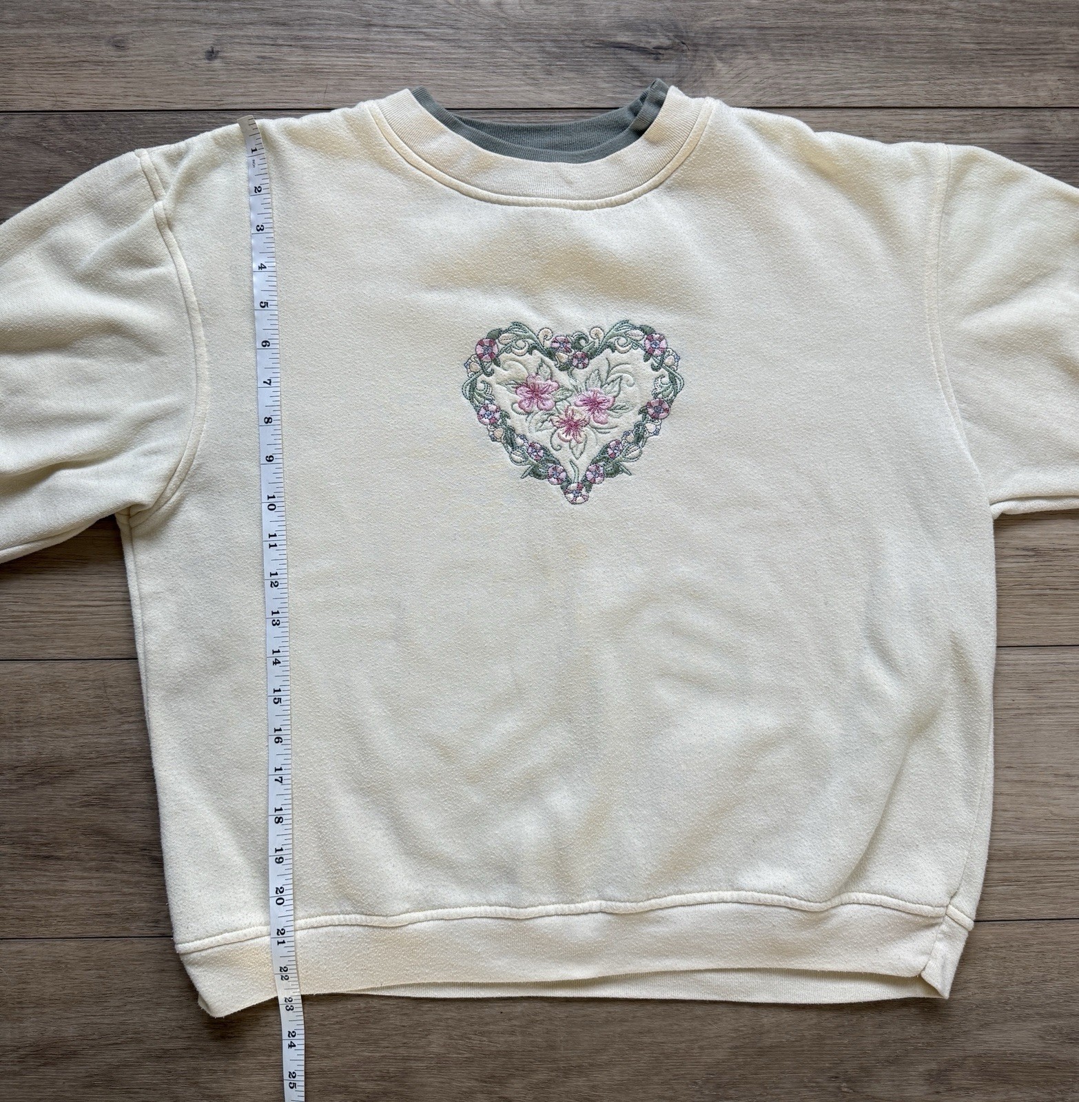 Vintage 90s Shenanigans Floral Heart Embroidered Sweatshirt Women’s L/XL