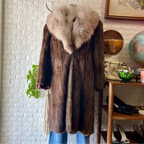 Vintage 1950s Old Hollywood Glamor Big Collar Fox + Fur Coat