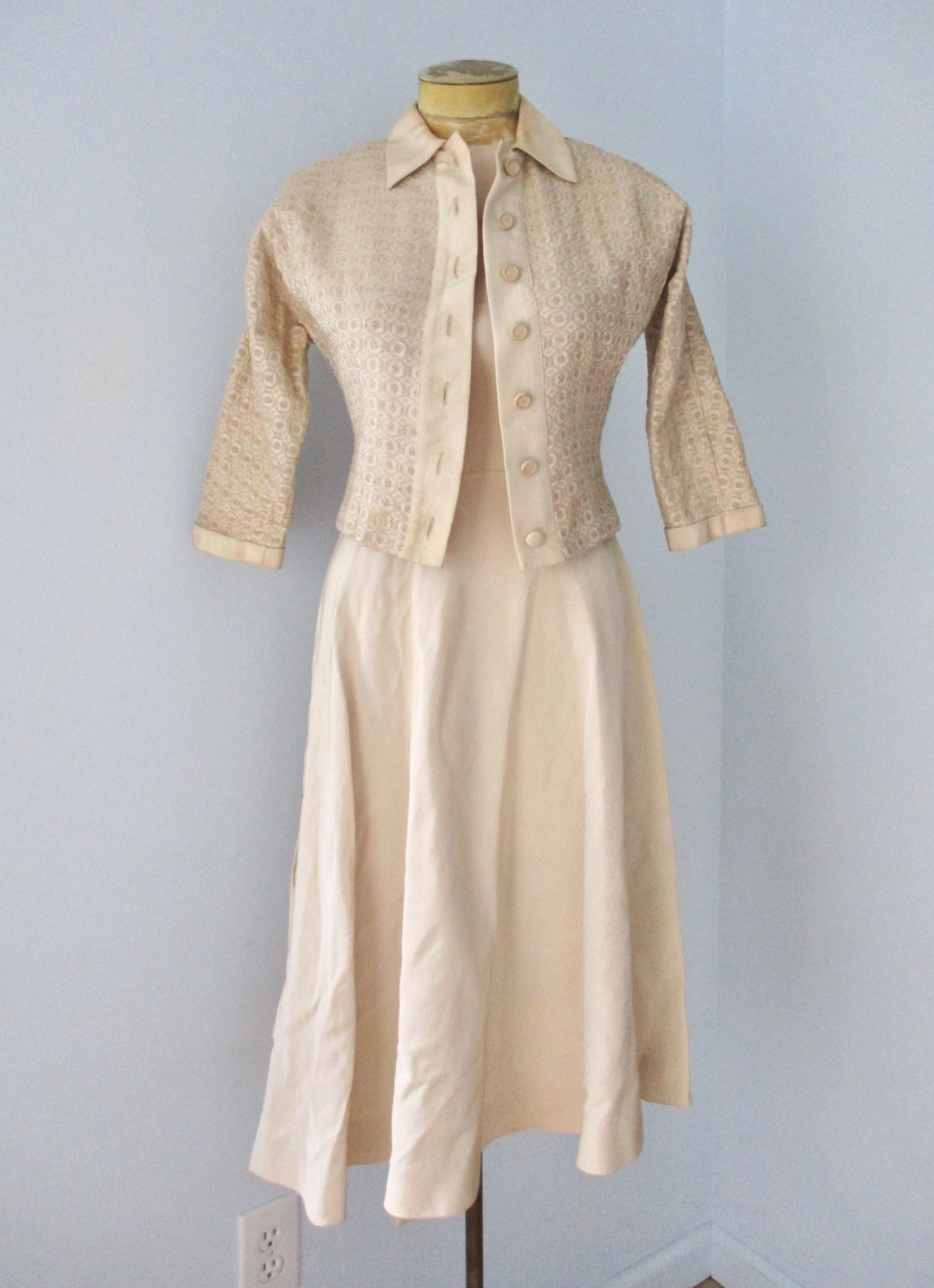 Vtg 50s biscuit taffeta 2-pc swing dress cropped textured jacket suit XS/S
