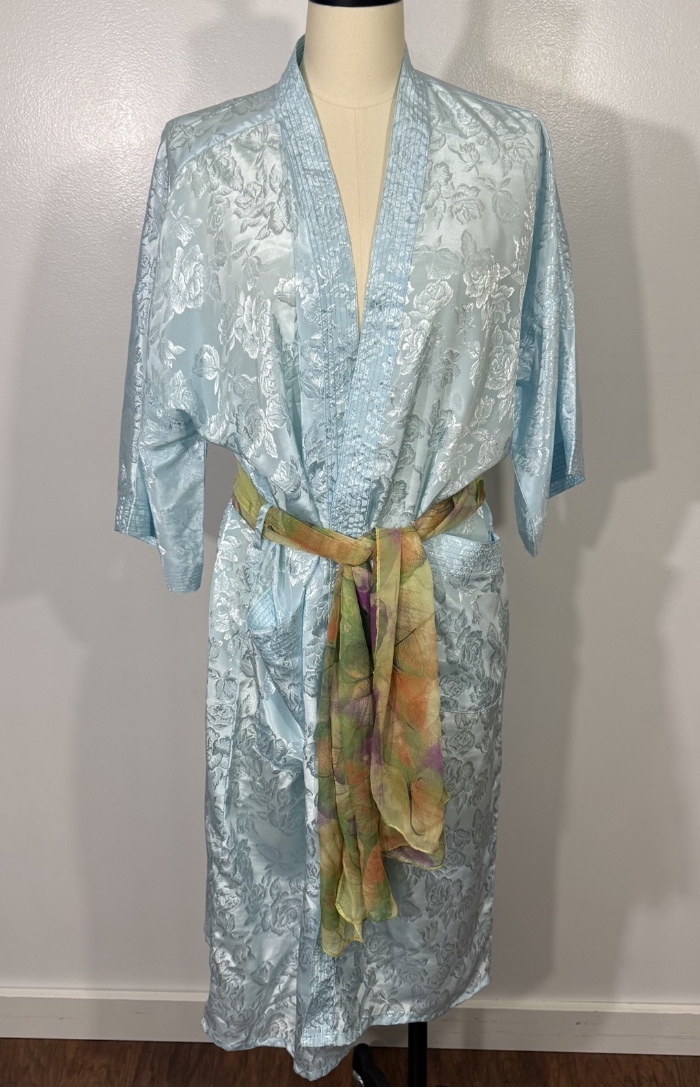 Vintage 100% Silk Robe 1980s Thailand