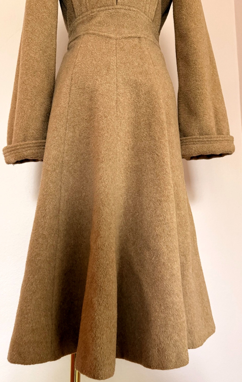 Vintage Camel Wool Belted Coat Tailored Fit & Flare Minimalist Quiet Luxury 70’s