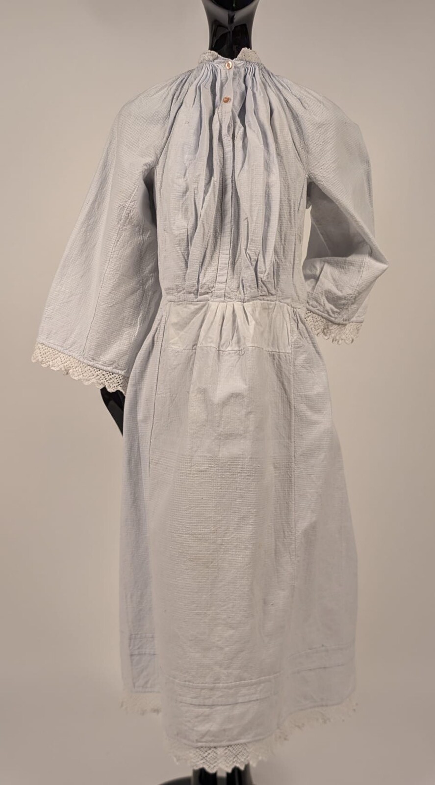 ANTIQUE 19TH C EASTERN EUROPEAN ETHNIC LINEN DRESS W LACE TRIM