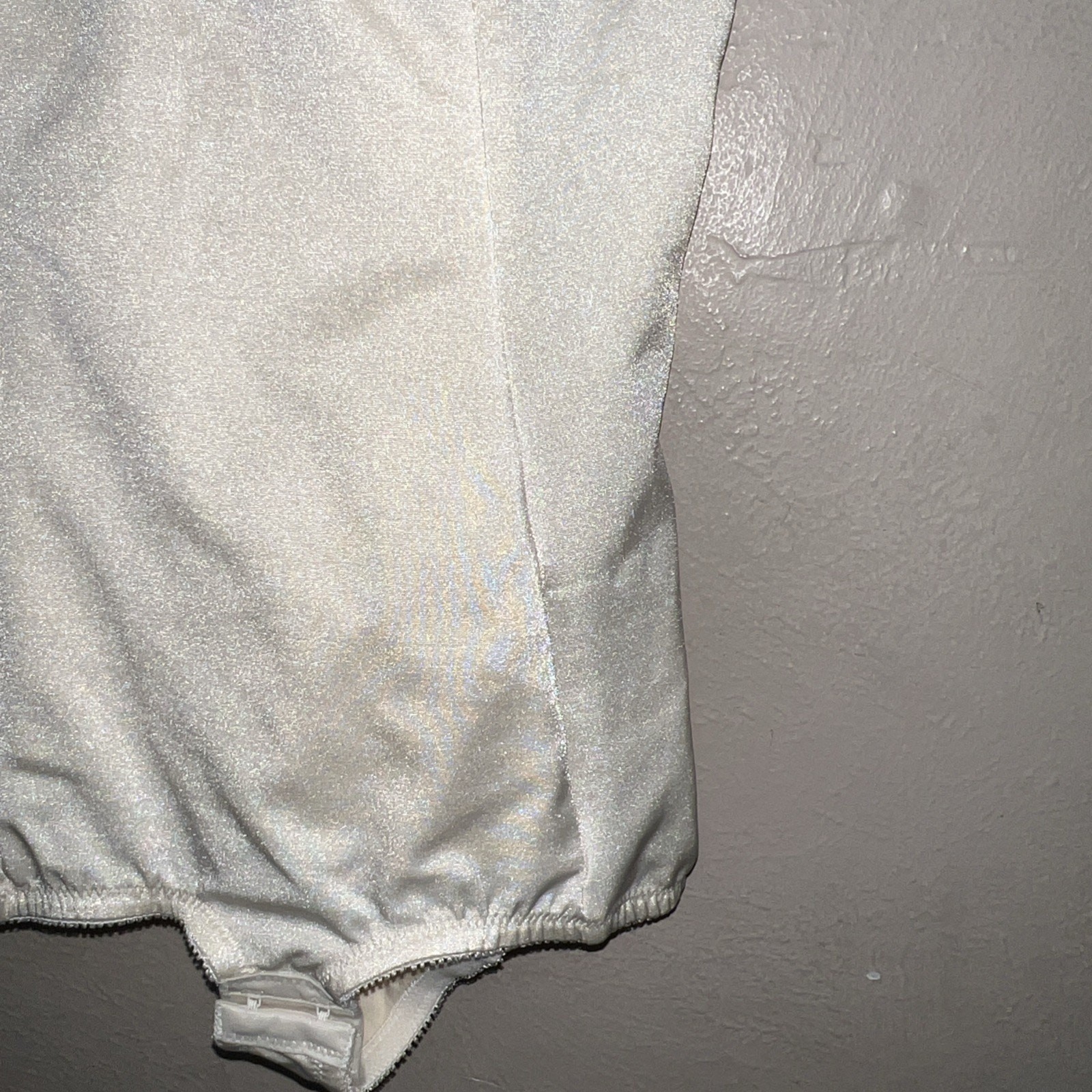 UNDERSCORE VINTAGE SATINY IVORY WIRELESS CUPS ALL IN ONE SHAPER CORSET 38B
