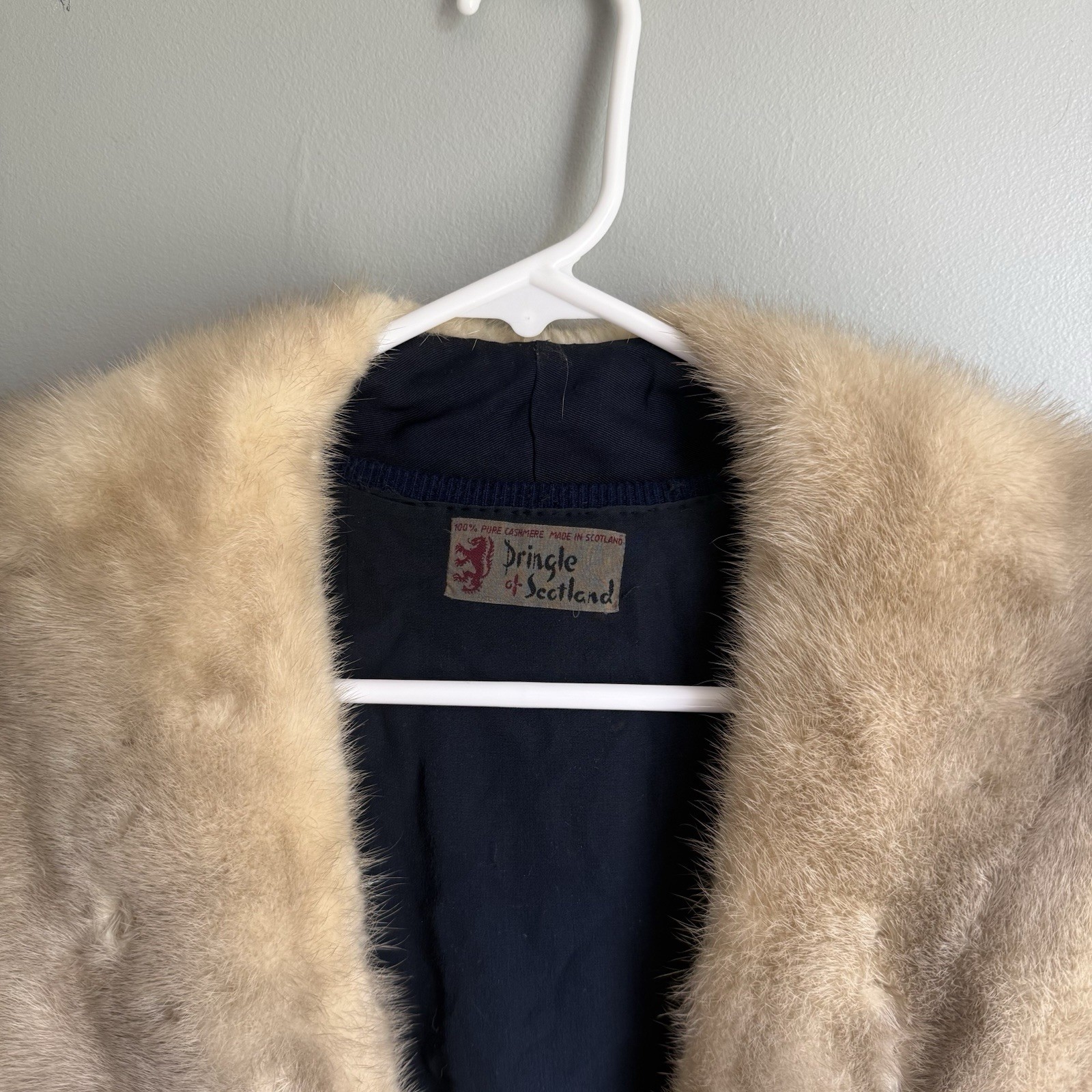 Vtg 1950’s Pringle of Scotland Cashmere Cardigan Mink Fur Collar Navy Womens S/M