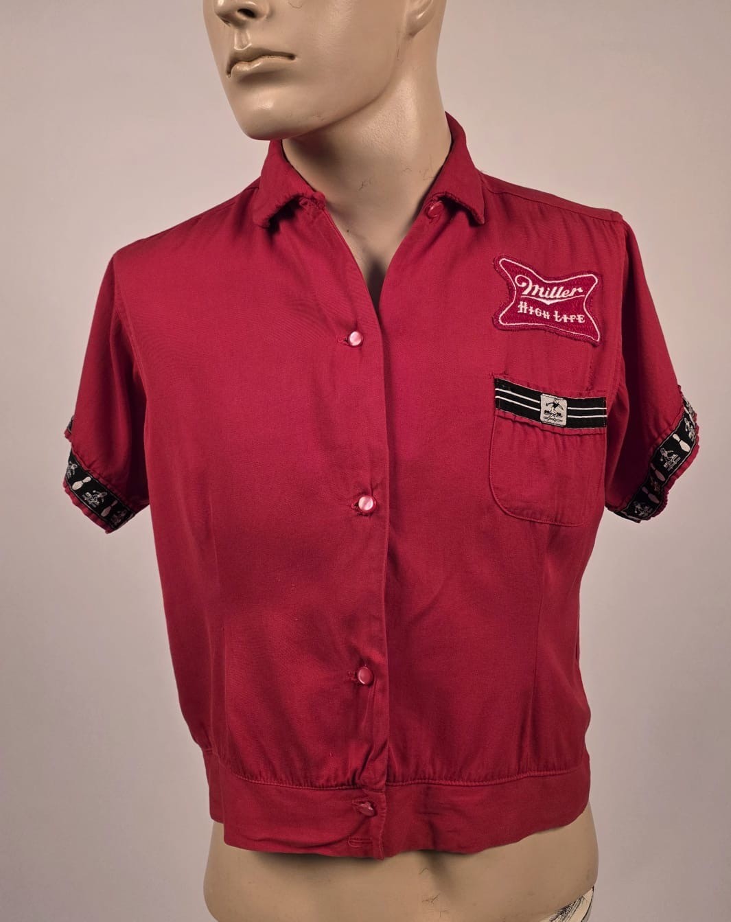 VINTAGE 1950’S RED GABARDINE BOWLING SHIRT BY NAT NAST W MILLER BEER PATCHES