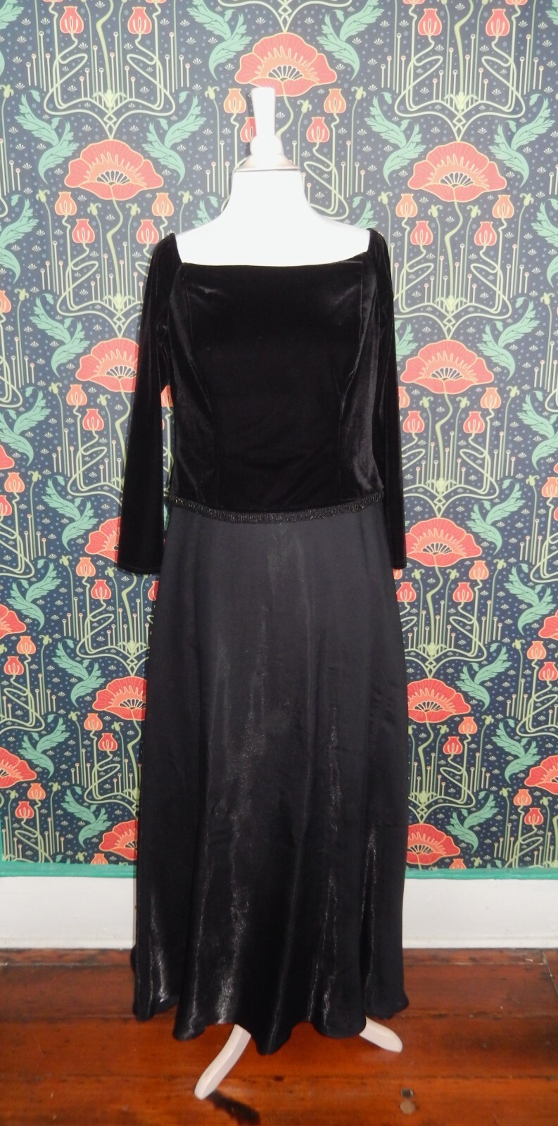 Vintage 90’s Y2K Black Velvet Minimal Bead Trim Prom Off The Shoulder Dress