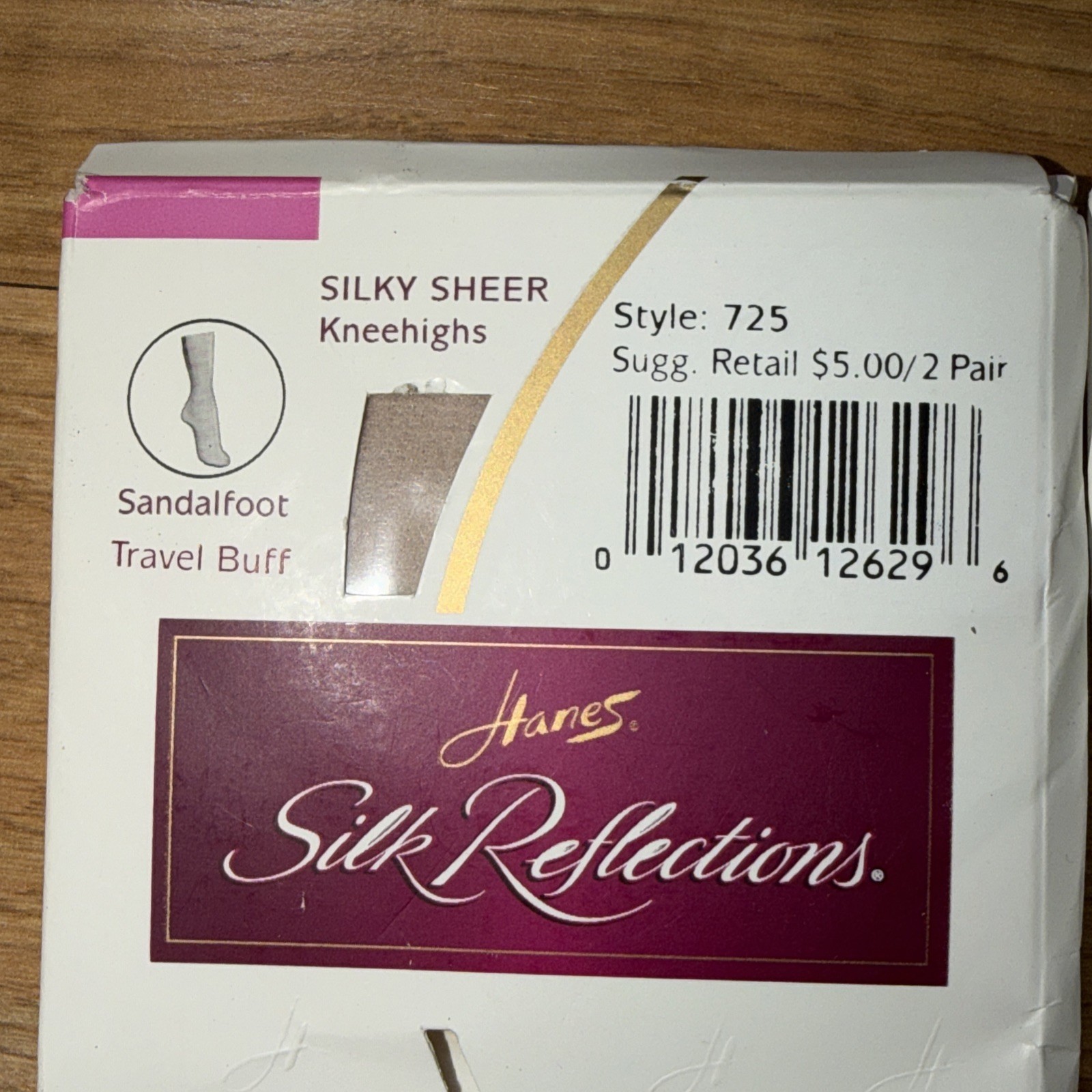 Hanes Silk Reflections Kneehighs Silky Sheer Travel Buff + Little Color VTG 4 Pr