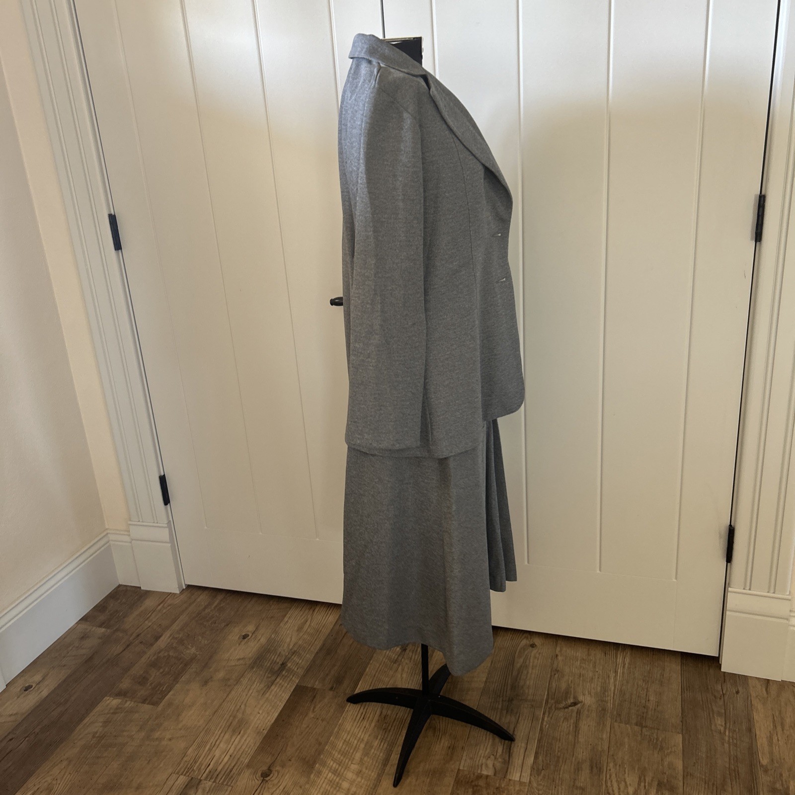 Vintage 1970’s Eastmoor Stretch Knit Gray Suit Size 15/16