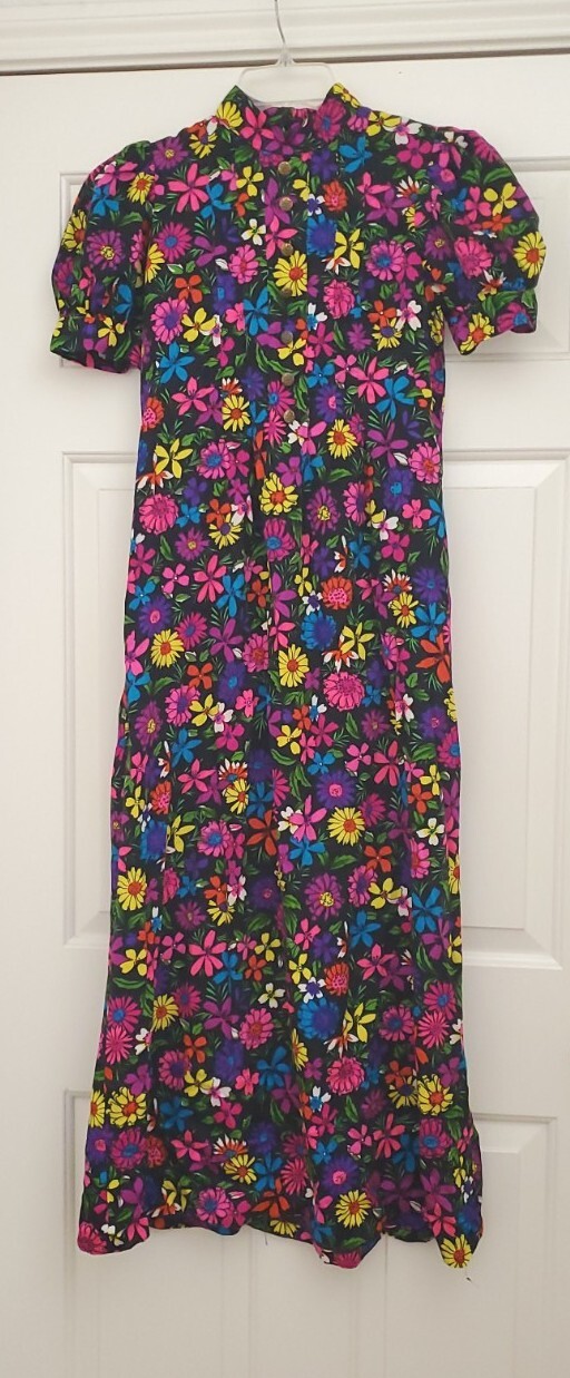 VTG 70s Maxi Dress Womens Short Sleeves Black Colorful Vibrant Floral Zipper