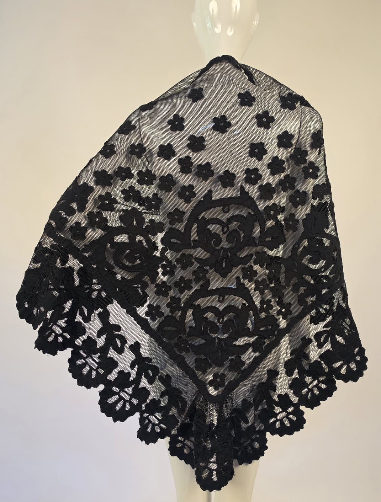 VICTORIAN 19TH C BLACK CUTWORK TRIANGULAR CAPE W FLORAL EDGE FOR DRESS