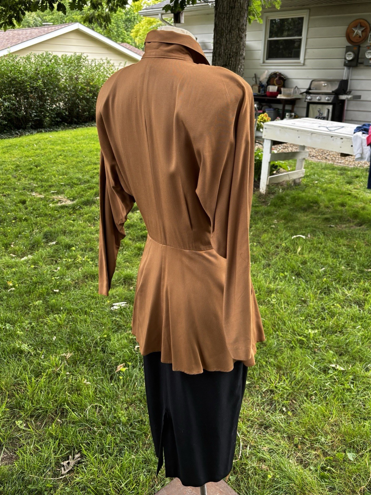 VTG 80s does 40s Womens Peplum Dress Rayon Brown Black Career 38x26x36″ Med