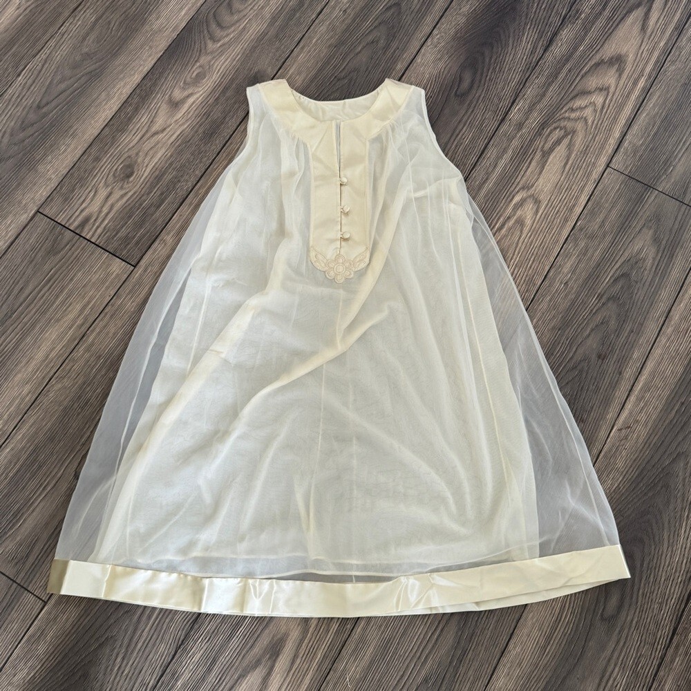 1960s Vintage Pale Almond Yellow Gossard Short Peignoir Nightgown & Robe Set