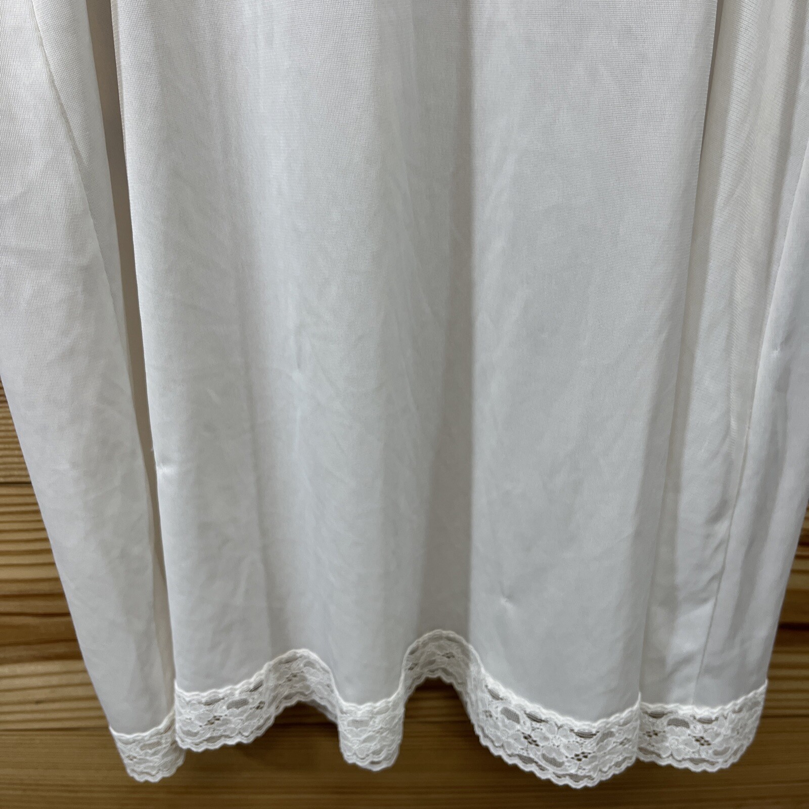 Vtg Vanity Fair Full Slip 36 White V-Neck Lace Trim Nylon Antron Made in USA B84