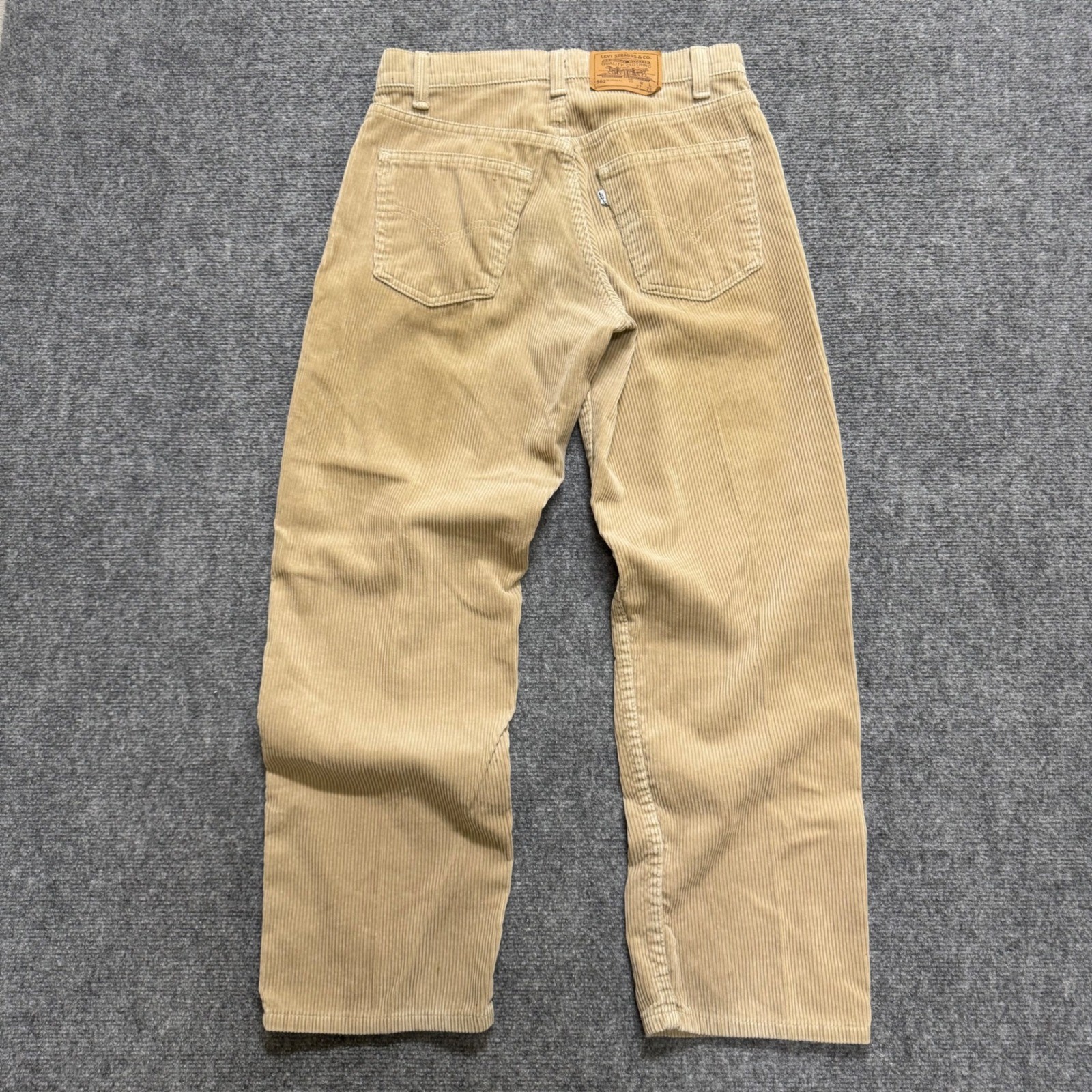 VTG Levi’s 562 Denim Jeans Women’s 27×26 Corduroy Beige Loose Fit Student Paper