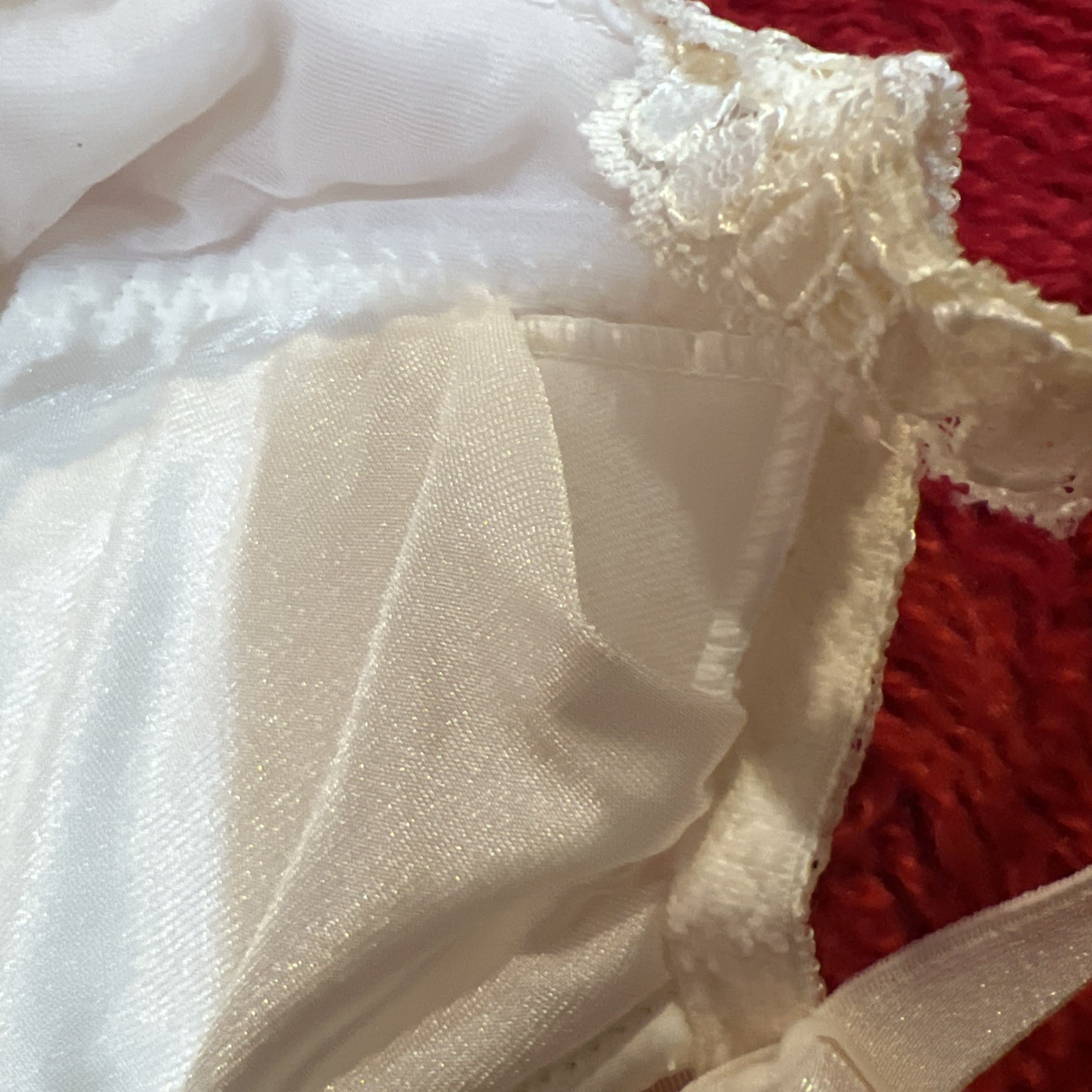 Vintage Victoria’s Secret Gold Label Ivory Glossy Satin Lace Underwire Bra 36C