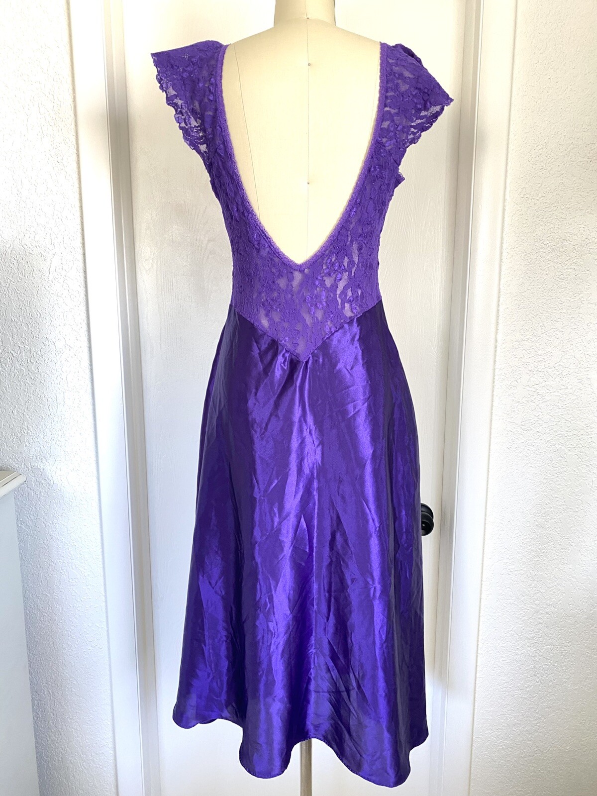 Vintage „Olga STYLE” Nightgown Gown Satin Lace Top Cinema Etoile Purple Lingerie