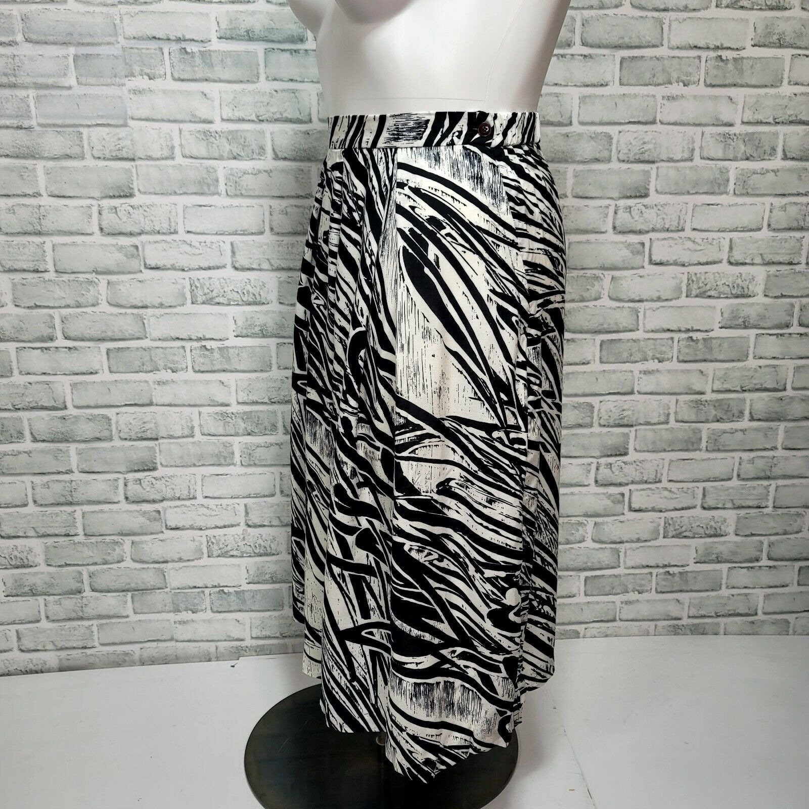 Vintage 80s Hunter Sportswear Skirt Black White Abstract Brushstroke Print Midi