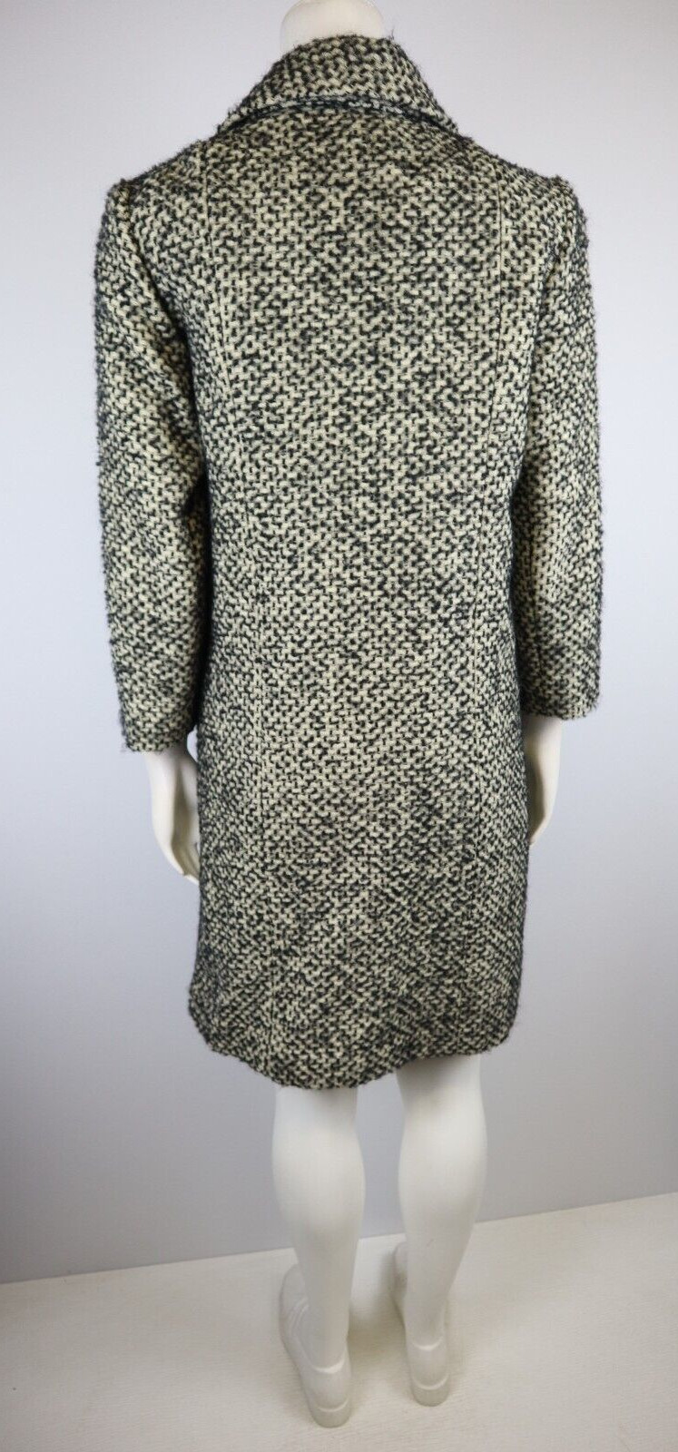 VINTAGE WOMEN’S CREAM & BLACK WOVEN WINTER COAT – CHARLES V FINE FABRICS – S