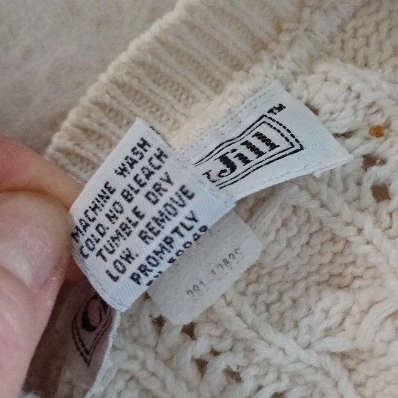Christie & Jill vintage cableknit V-neck cream cardigan M