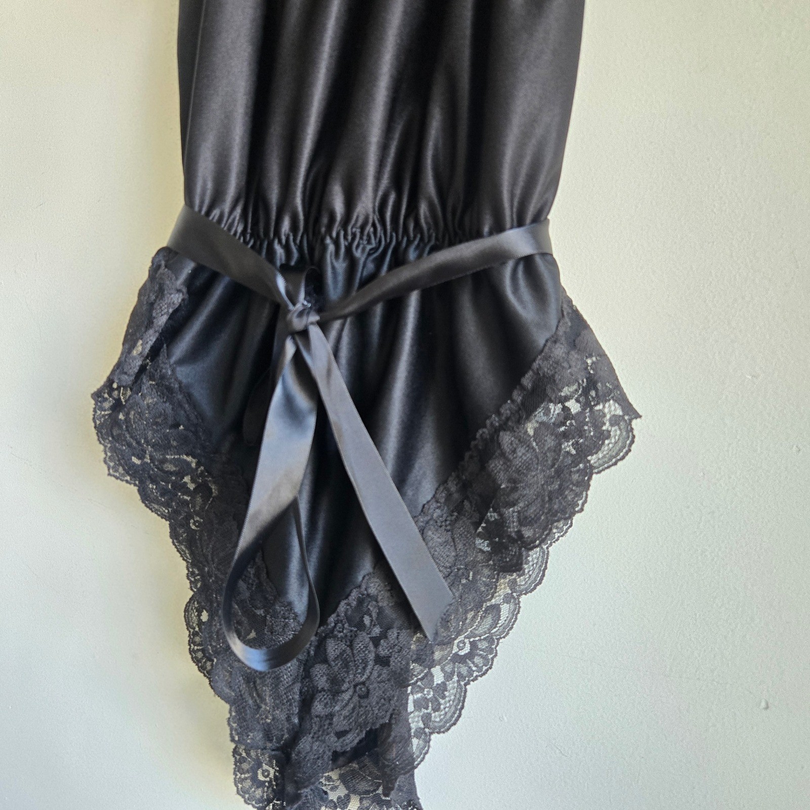 Dolores S Poirette Medium Teddy Bodysuit Womens Black Excellent Lace Ruffle Vtg